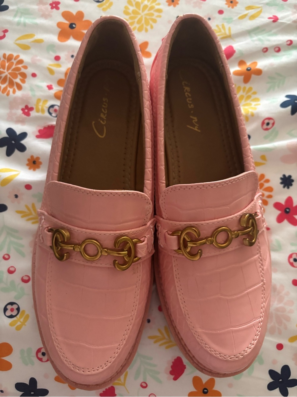 Circus by Sam Edelman Pink Faux-Croc Chain-Trim Loafers